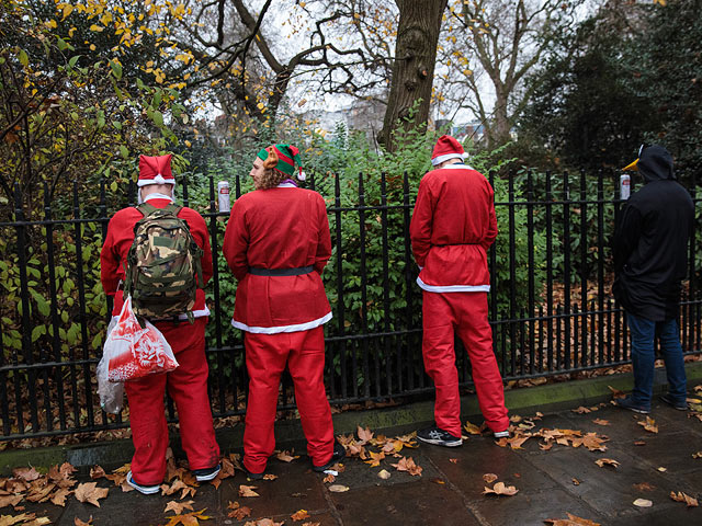 Santacon: нашествие Санта-Клаусов в Лондоне