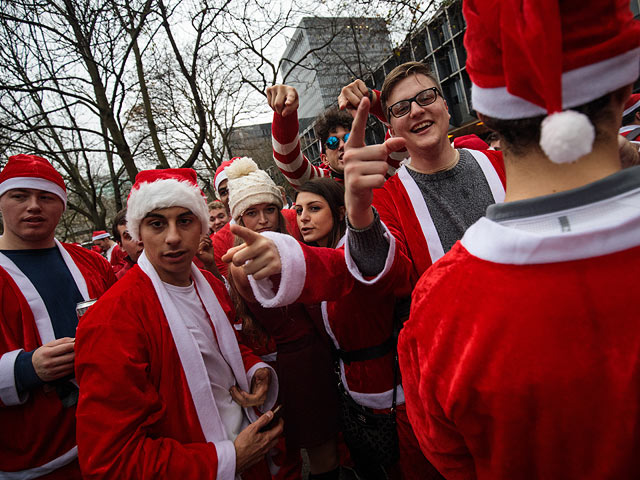 Santacon: нашествие Санта-Клаусов в Лондоне