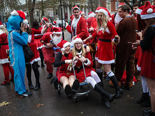 Santacon: нашествие Санта-Клаусов в Лондоне