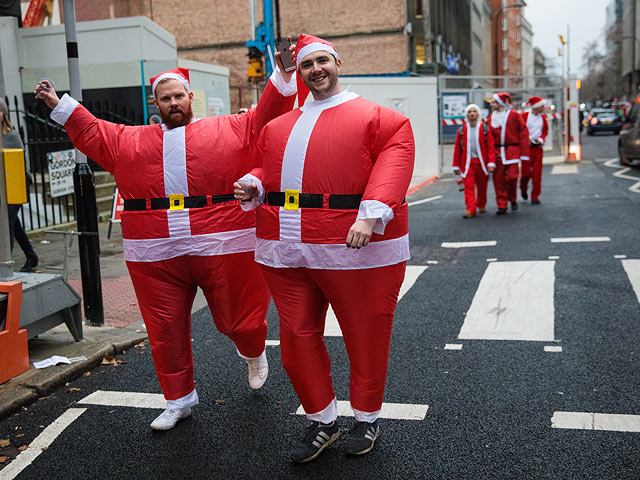 Santacon: нашествие Санта-Клаусов в Лондоне