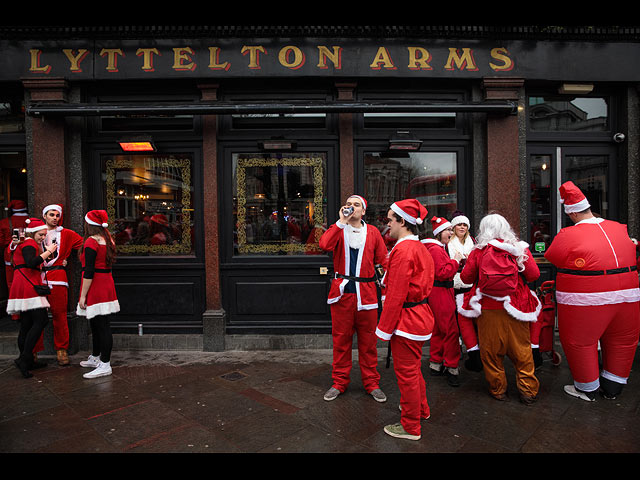 Santacon: нашествие Санта-Клаусов в Лондоне