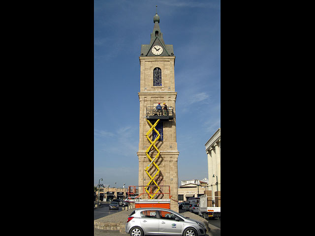 На Часовую башню в Яффо вернулась отреставрированная печать султана
