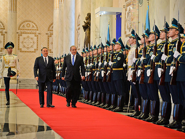Нурсултан Назарбаев и Биньямин Нетаниягу. Астана, 14 декабря 2016 года