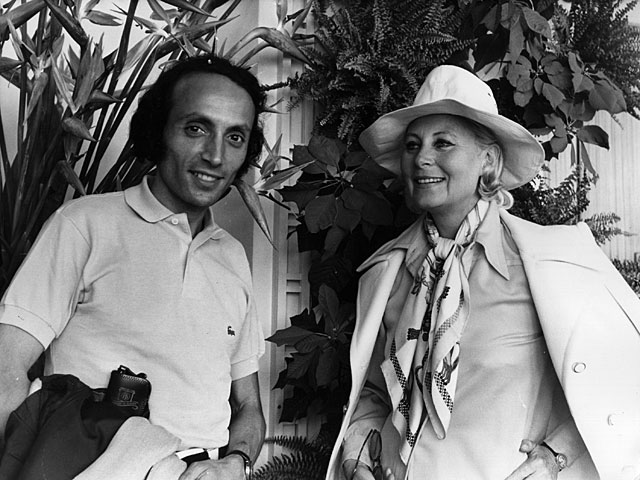 Профессор американского университета Эрик Сигал, автор "Love Story", с французской актрисой Мишель Морган на Каннском кинофестивале, 1971 год