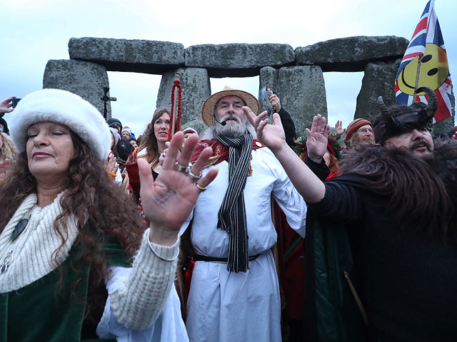 Самый короткий день в году: обряд друидов в Стоунхендже