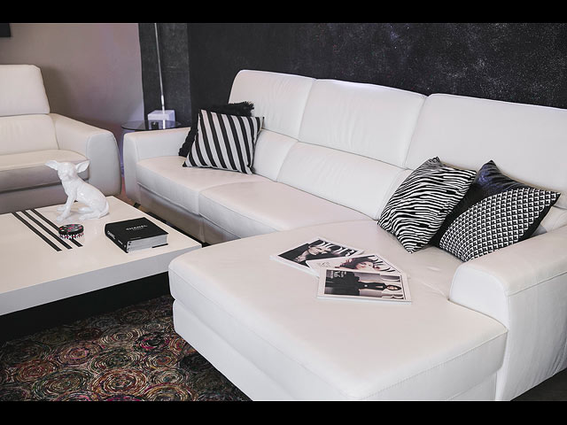 Сеть французской мебели Home Salons в честь открытия предлагает интерьеры по заводским ценам
