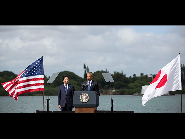 Синдзо Абэ и Барак Обама на базе Перл-Харбор. 27 декабря 2016 года  