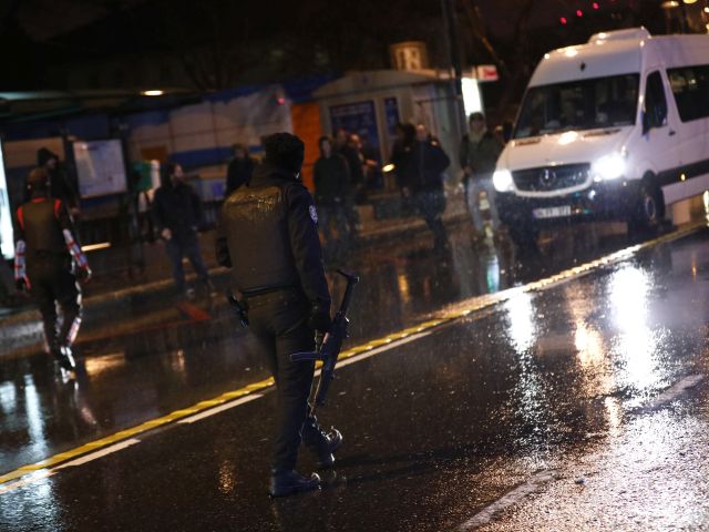 Теракт в ночном клубе в Стамбуле, не менее 39 убитых