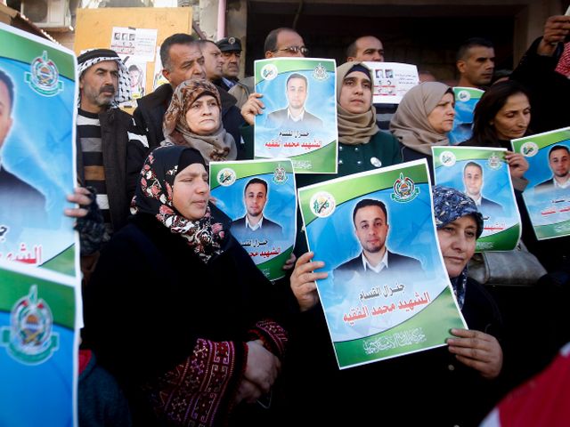 Израильские власти выдали палестинцам тела двух террористов