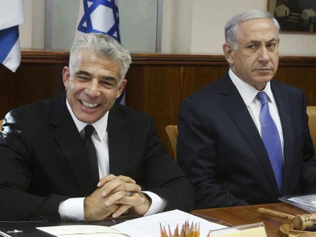 Опрос: "Еш Атид" опережает "Ликуд", правая коалиция усиливается    