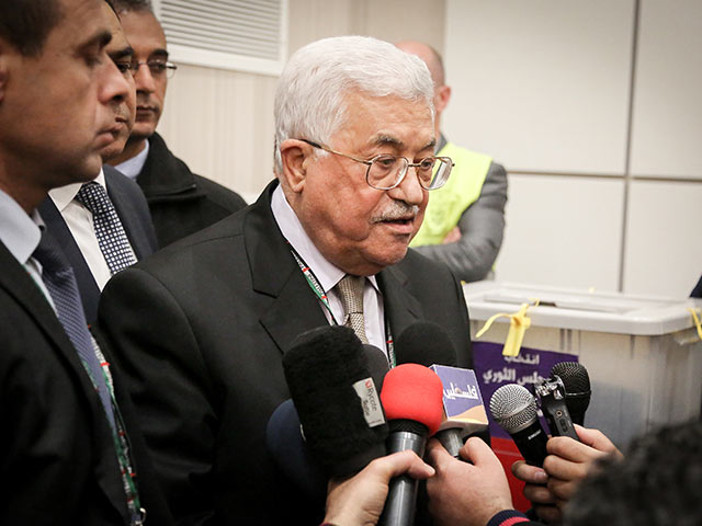 СМИ: Аббас не поедет на Парижскую мирную конференцию