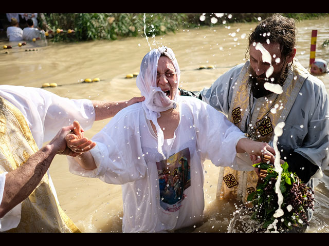 Крещенские купания в святом Иордане 