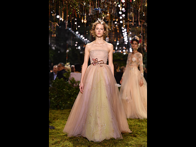 Christian Dior 2017: летнее шоу в зимнем Париже