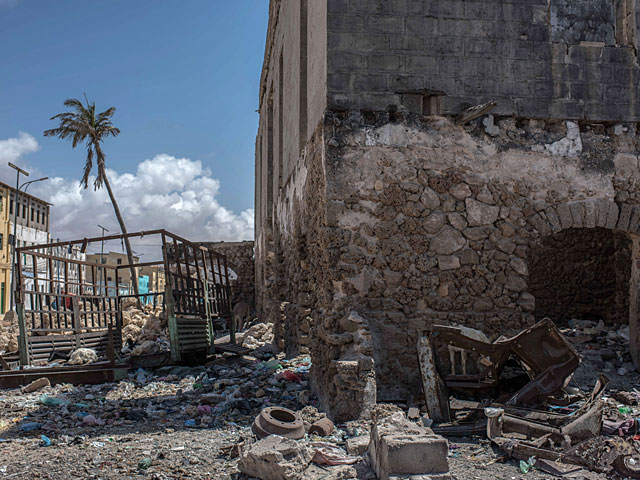 Теракт в Сомали: боевики "Аш-Шабаб" атаковали столичный отель &#8211; 28 погибших    