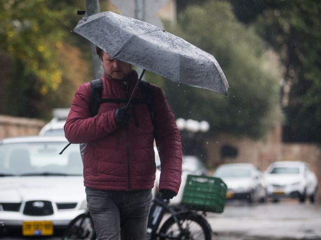 В Израиль вернулась зима: дожди в течение недели, снегопад на Голанских высотах