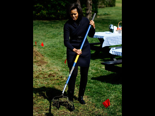 Мишель Обама в огороде возле Белого дома  
