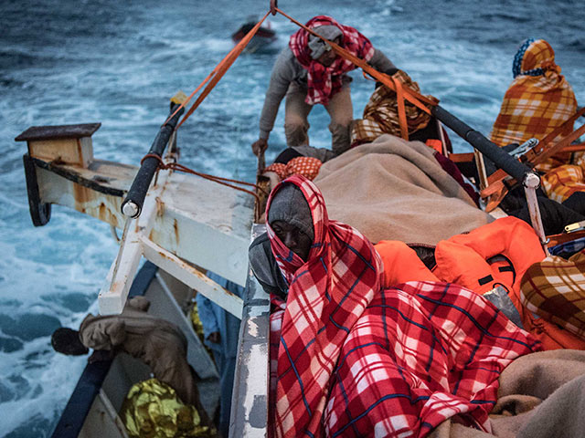 Красный Крест: у берегов Ливии найдены тела 74 мигрантов    