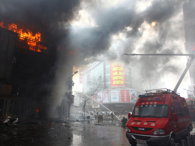 Китай: в огне, охватившем отель, погибли 10 человек