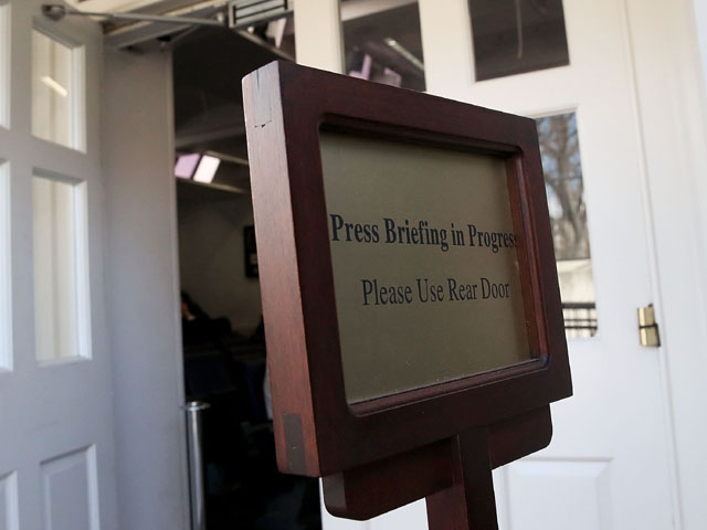 Репортеров ВВС и CNN не пустили на встречу с пресс-секретарем Белого дома