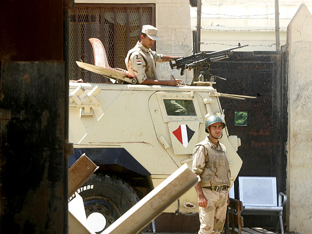 На Синае убит египетский военнослужащий, семеро солдат и офицеров ранены    