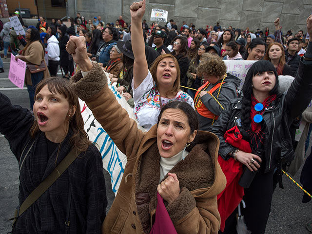 "Равенство или борьба": женский марш в Лос-Анджелесе