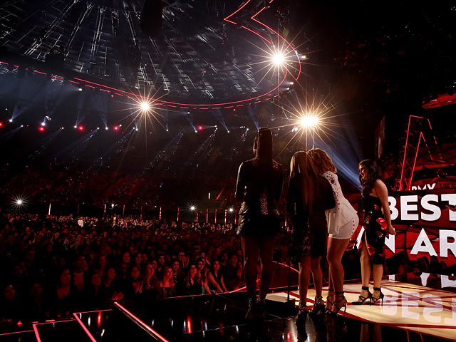 На церемонии iHeartRadio Music Awards 