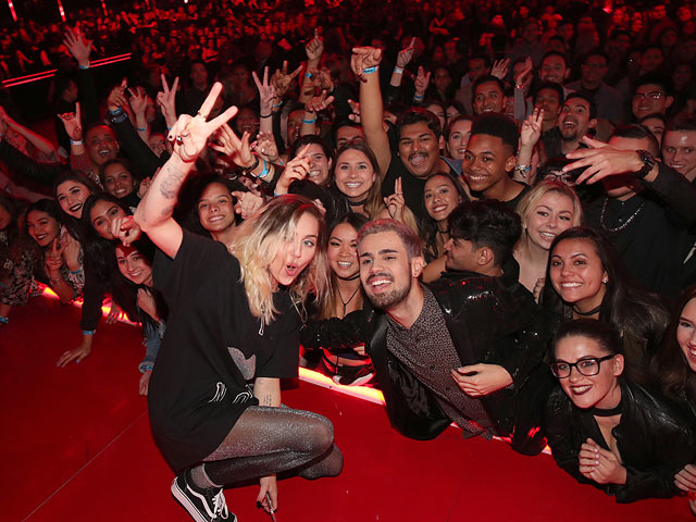 Майли Сайрус на церемонии iHeartRadio Music Awards 