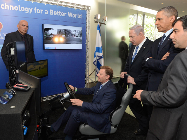 В марте 2013 года разработки Mobileye были показаны президенту США Бараку Обаме во время его визита в Израиль
