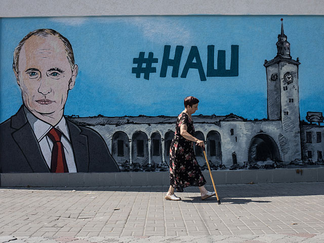 Украина может ввести санкции против посетивших Крым иностранных политиков    