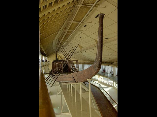 В Египте начата реставрация погребальной лодки Хеопса    