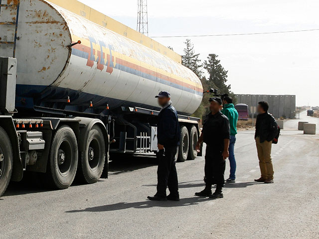 Работники Ашдодского НПЗ блокировали выезд цистерн с бензином    