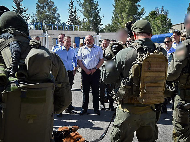 Главы миноборны, МВД и полиции посетили базу антитеррористического подразделения полиции    