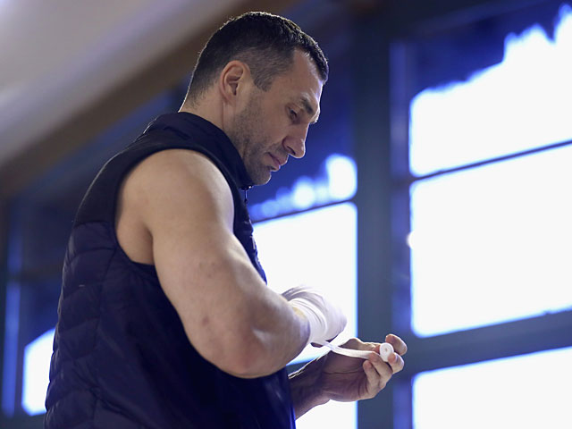 Владимир Кличко готовится к бою за титулы чемпиона мира