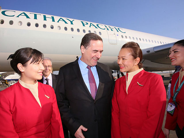 Министр транспорта Исраэль Кац встречает первый рейс CATHAY PACIFIC в Израиле