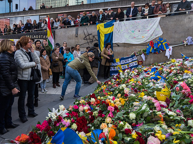 На месте теракта в Стокгольме. 9 апреля 2017 года  