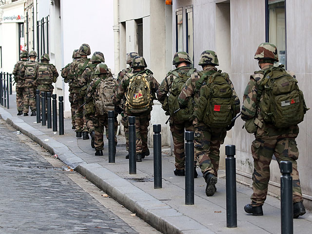 Подозрение на теракт в Париже: один человек убит и двое ранены