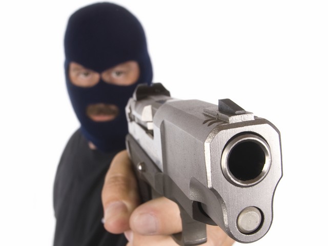 Злоумышленники в масках ограбили круглосуточный магазин в Афуле