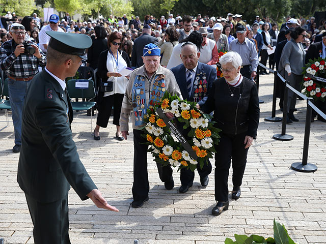 Выжившие в Холокосте на памятной церемонии. 24 апреля 2017 года  