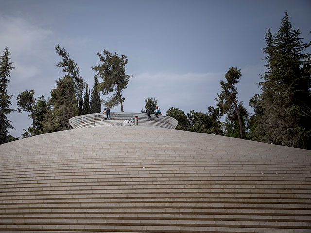 На горе Герцля в память о павших в войнах возведен мемориальный комплекс