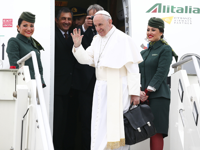 Папа Римский Франциск перед вылетом в Каир. Рим, 28 апреля 2017 года