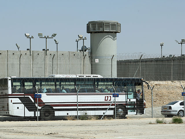 Управление тюрем вместе с заключенными лишило мобильной связи жителей Рамат-Негев    