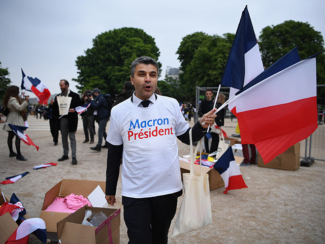 Франция празднует победу Макрона