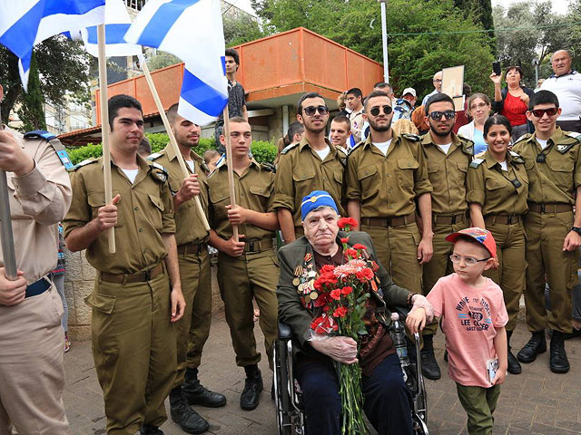 Парад в честь Дня Победы в Хайфе