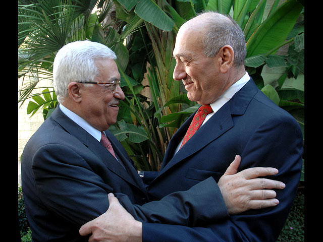 Махмуд Аббас и Эхуд Ольмерт в 2008-м году