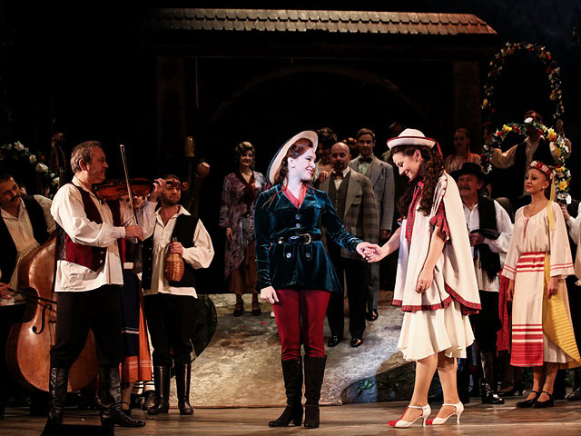 В июне в Израиль на большие гастроли вновь приезжает прославленный Государственный театр оперетты из Будапешта