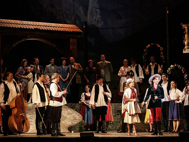 В июне в Израиль на большие гастроли вновь приезжает прославленный Государственный театр оперетты из Будапешта