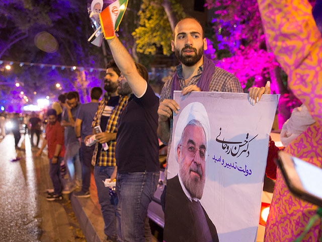 Тегеран празднует победу Роухани