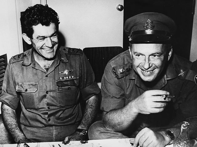 Хаим Бар-Лев и Дэвид Элазар во время Шестидневной войны