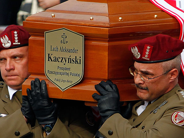 Похороны президента страны Леха Качиньского, погибшего при крушении Ту-154 под Смоленском, апрель 2010 год