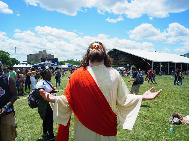 Фестиваль Governors Ball в Нью-Йорке: музыка и стриптиз на сцене
